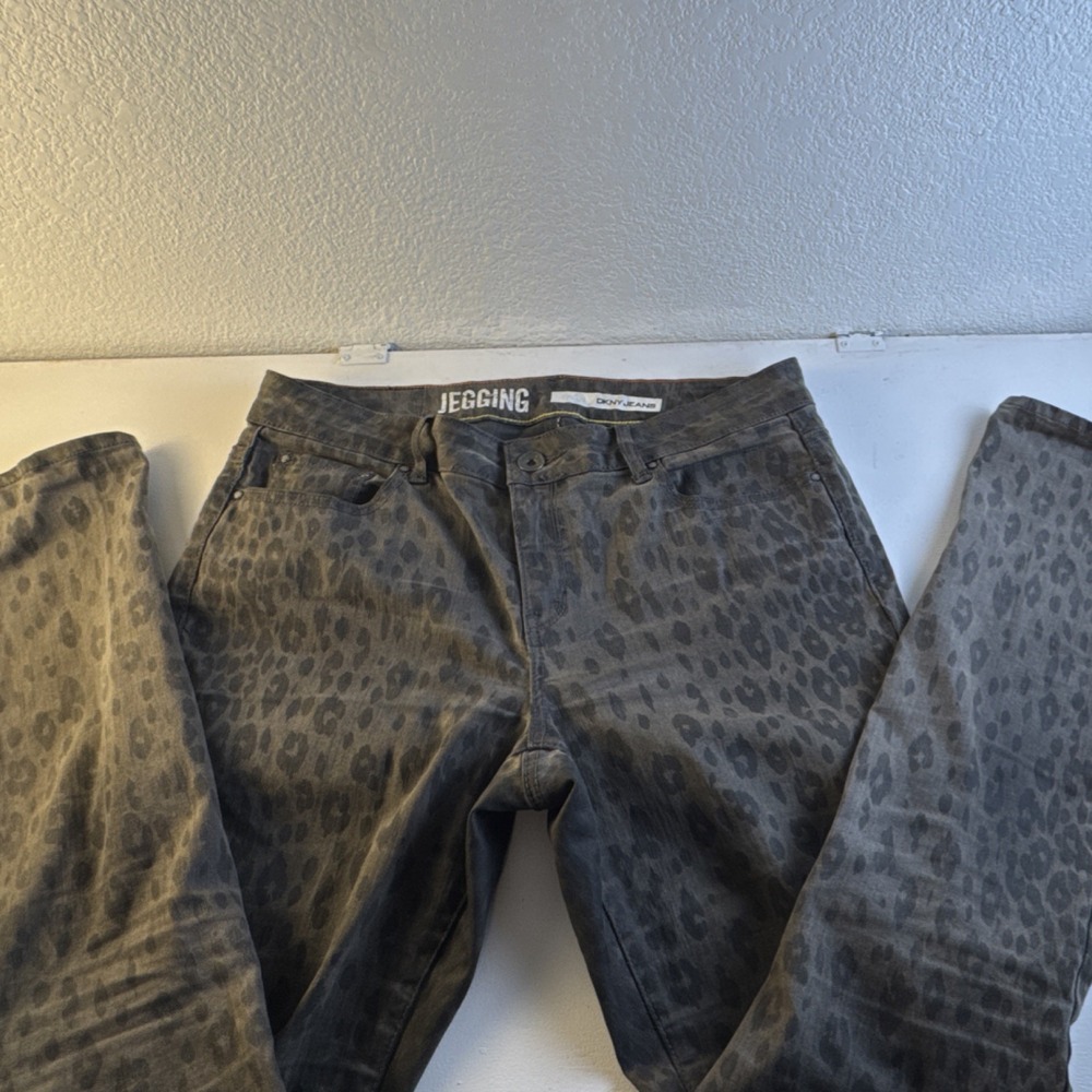DKNY JEANS Womens Jegging Leg Size 12 Gray Black Animal Print Mid Rise Pants